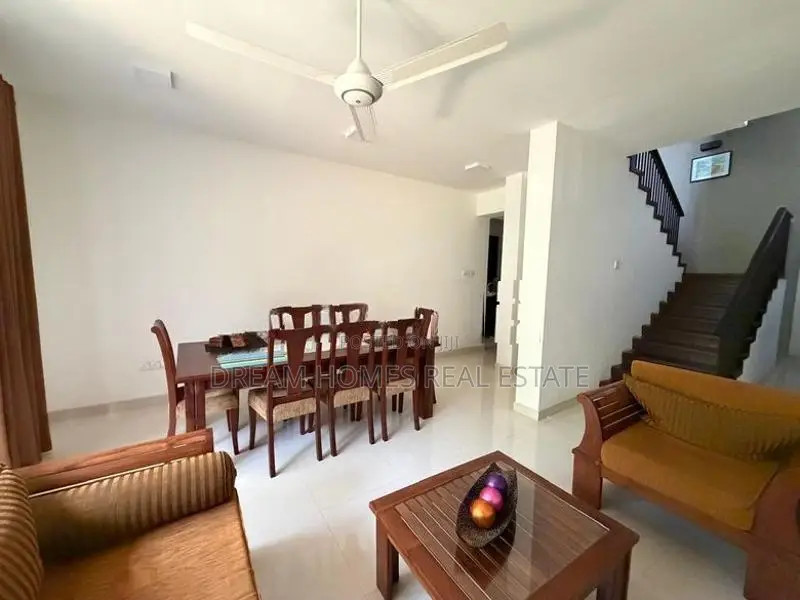 Luxury 4-Bedroom House for Rent – PitaKotte, Kotte