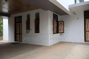 Commercial property for rent in Boralesgamuwa- Office space