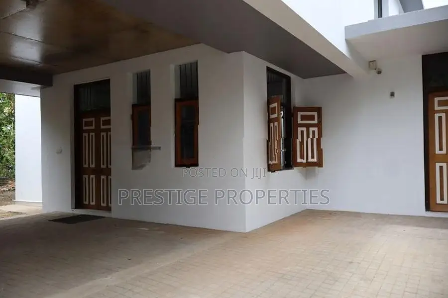 Commercial property for rent in Boralesgamuwa- Office space
