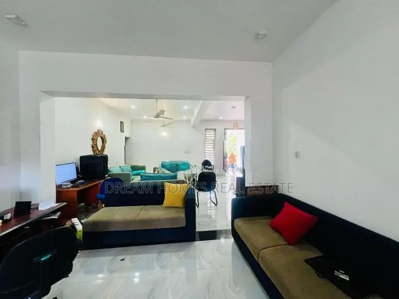 House for Sale in Pelawatta