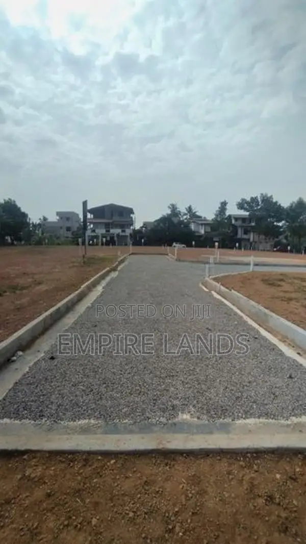 Near Polgasowita 120 RD Beneficial Land for Sale in Saranankara Mw