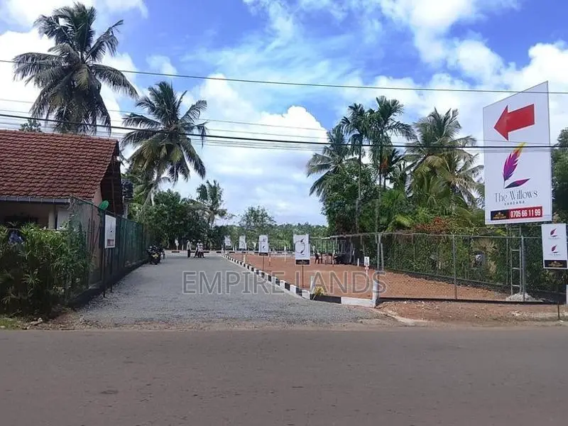 Land for Sale in Kandana Facing to Ganemulla Bus Route 276/376