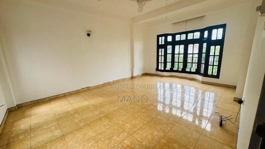Spacious Residence Is for Sale Athurugiriya