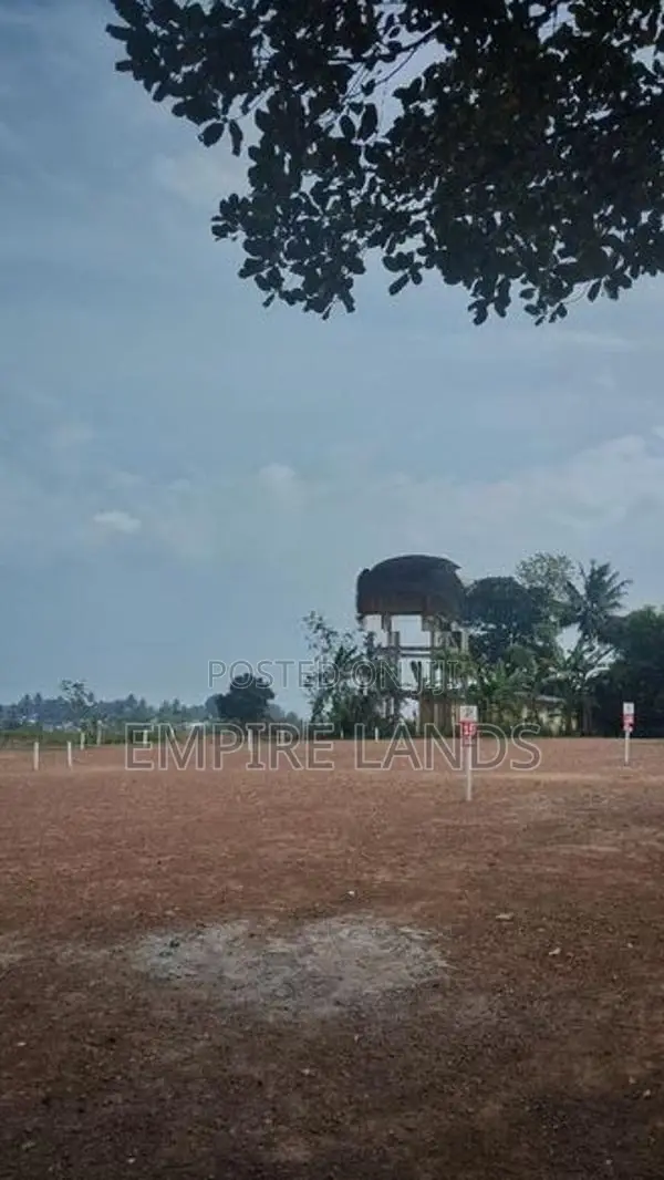 Near Polgasowita 120 RD Beneficial Land for Sale in Saranankara Mw