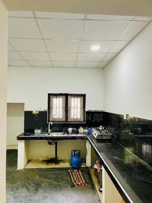 house with small shop for sale in Demanhandiya