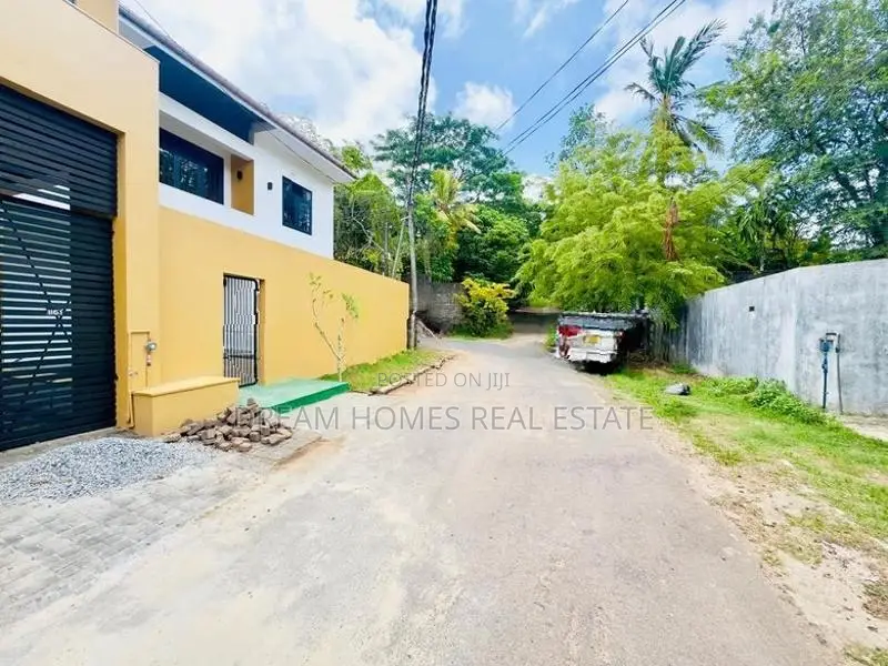 Stunning Family Home for Sale – Thalawathugoda