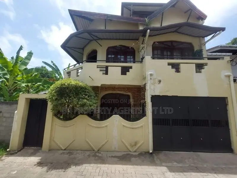Three Story House for Sale in Katubedda, Moratuwa