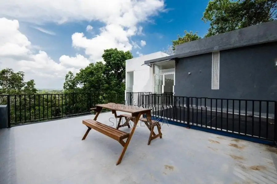 Luxury Villa for Sale in Krapitiya
