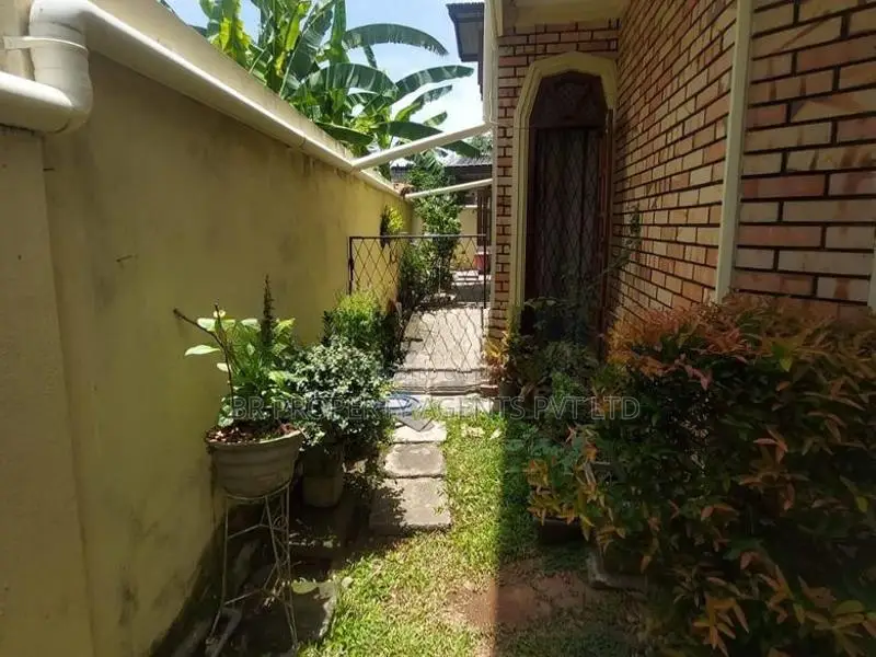 Three Story House for Sale in Katubedda, Moratuwa