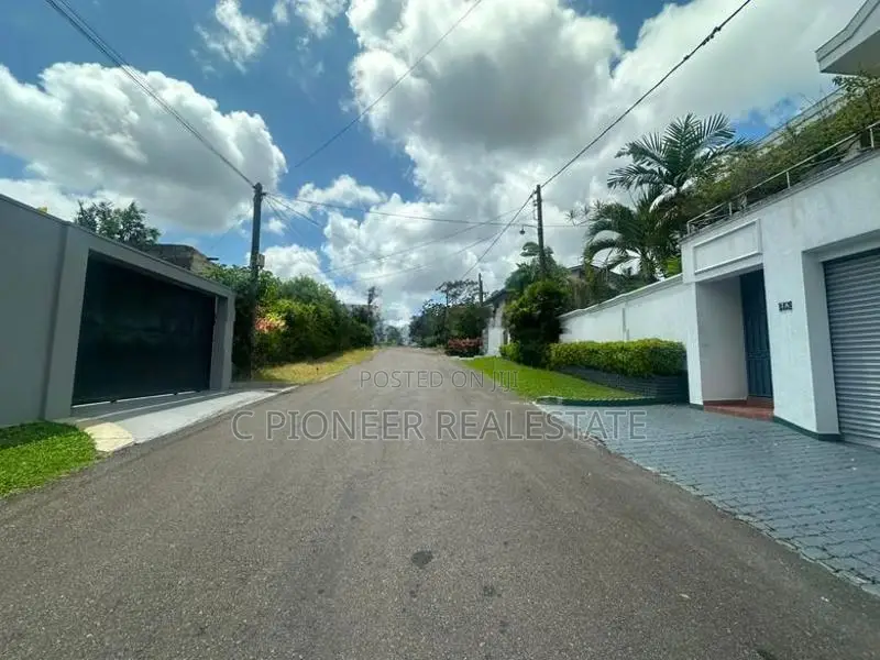 Land with Old House for Sale in Beddagana Kotte