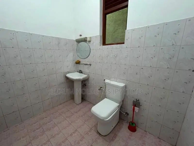 Office for Rent in Akuregoda Battaramulla [ 2288C ]