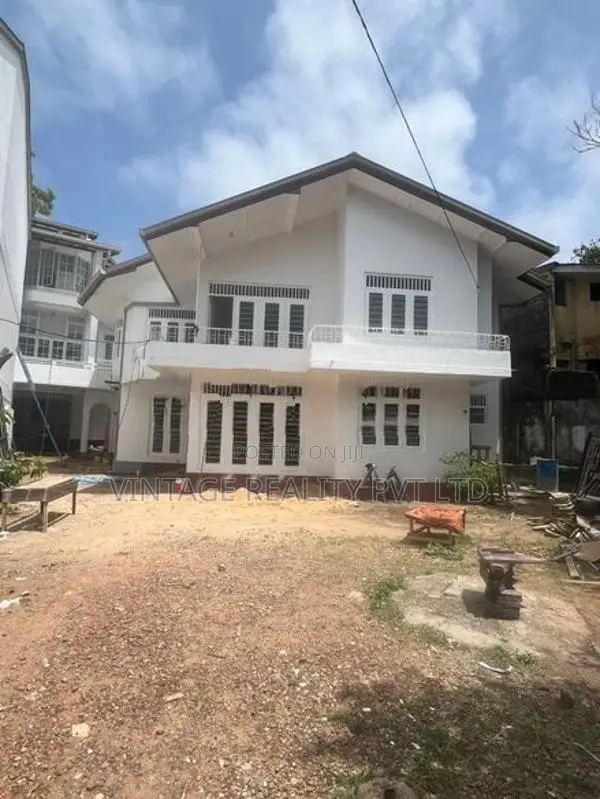 Commercial Building For Rent in Kirula Road Colombo 5