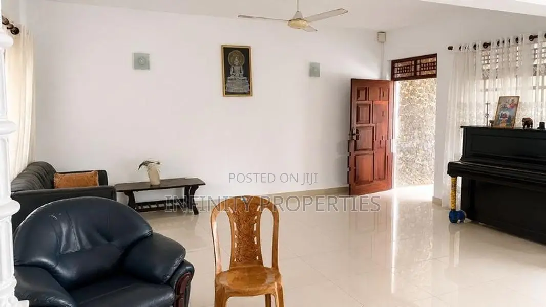 20 Perch Property with 10-Room House for Sale – Maharagama (SA)