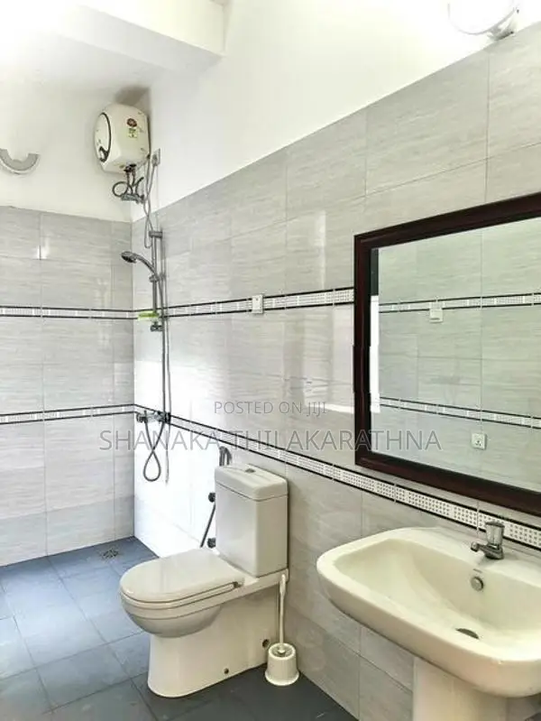 Brand-New House for Sale in Peradeniya