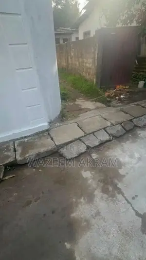 Land for Sale with An Old House Ratmalana