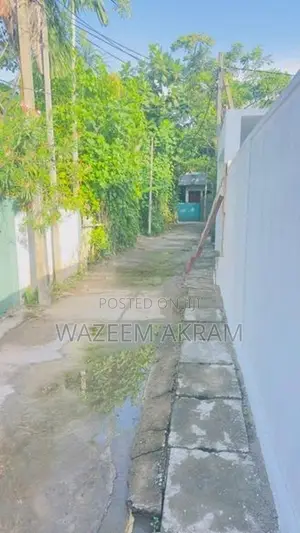 Land for Sale with An Old House Ratmalana