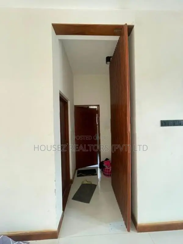 Brand-New Luxury 9-Bedroom Residence for Rent – Pannipitiya