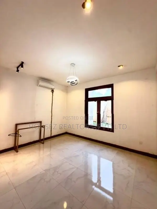 Brand-New Luxury 9-Bedroom Residence for Rent – Pannipitiya