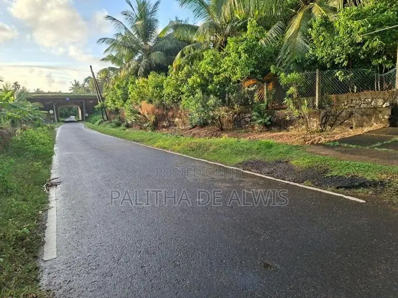 Land for Sale in Bandaragama - Paragasthota