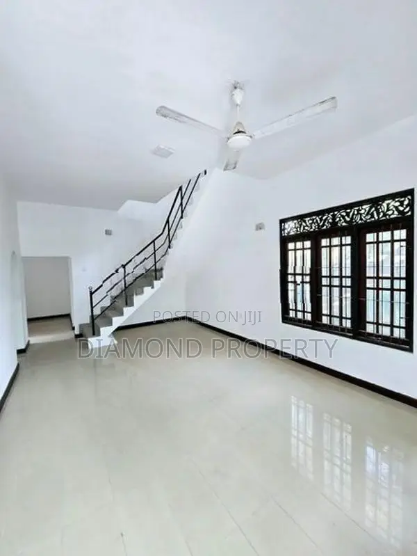 Two Storied House For Sale In Mandawila IDH Angoda