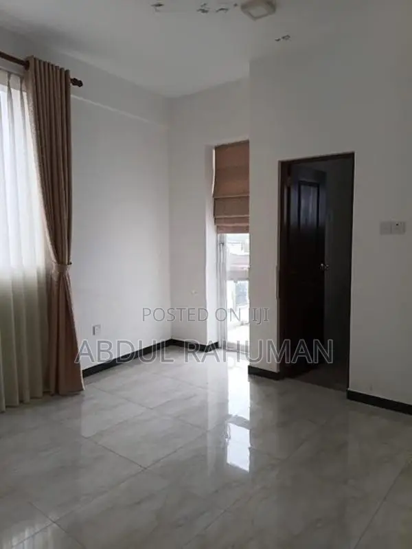 2Story Single property Colombo 5 Junction