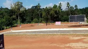 දෙවිනුවර කුඹුරකට මුහුණලා ඉඩමක්