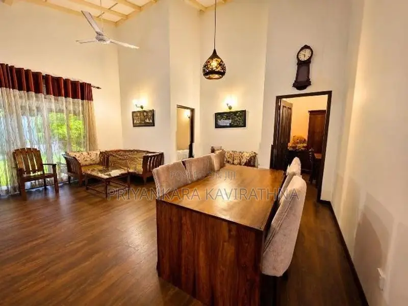 නවීන පන්නයේ තනිමහල් නිවස විකිනීමට - පොල්ගස්ඕවිට