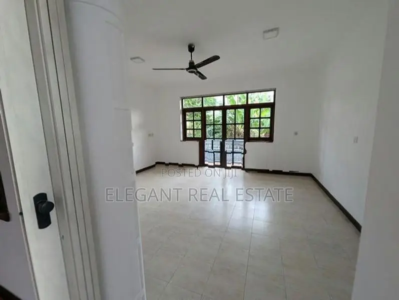 06 Bedroom Semi Furnished 03 Storied House for Rent in Nugegoda (a6507