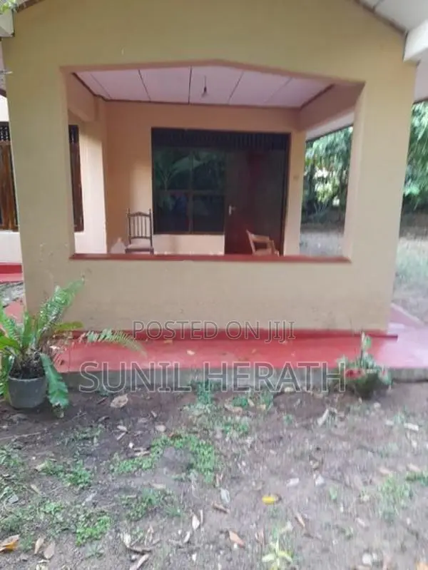 Spacious 3 Bed Room House for Rent in Kandana