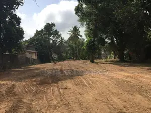 Land in Enderamulla, Wattala