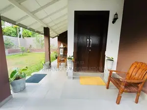 නවීන පන්නයේ තනිමහල් නිවස විකිනීමට - පොල්ගස්ඕවිට