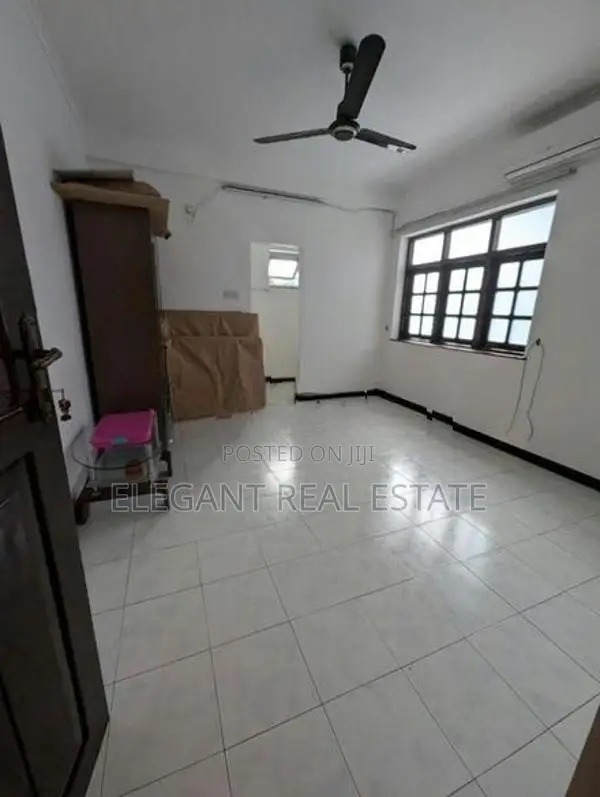 06 Bedroom Semi Furnished 03 Storied House for Rent in Nugegoda (a6507