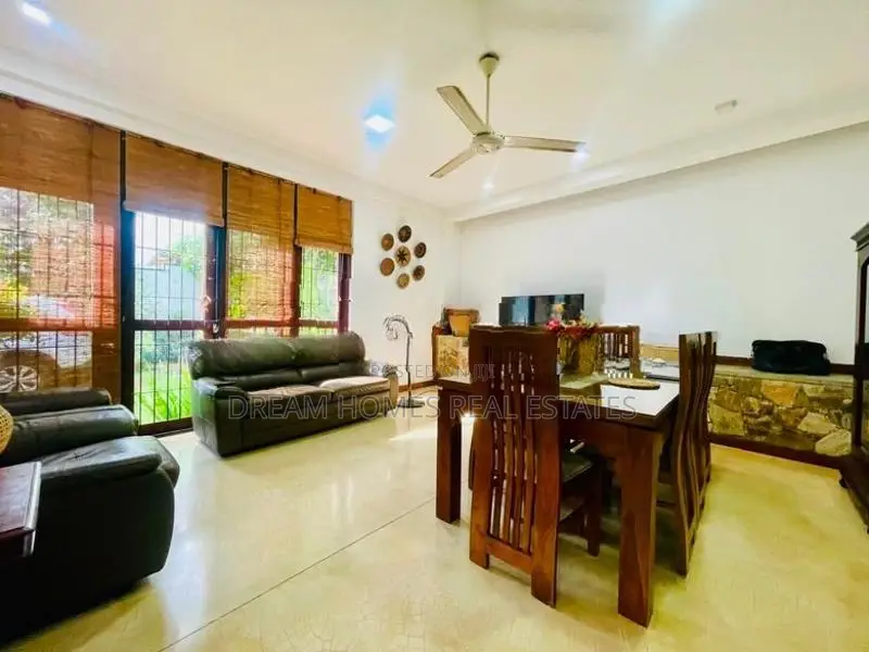 Luxury 5-Bedroom House for Sale – Kottawa