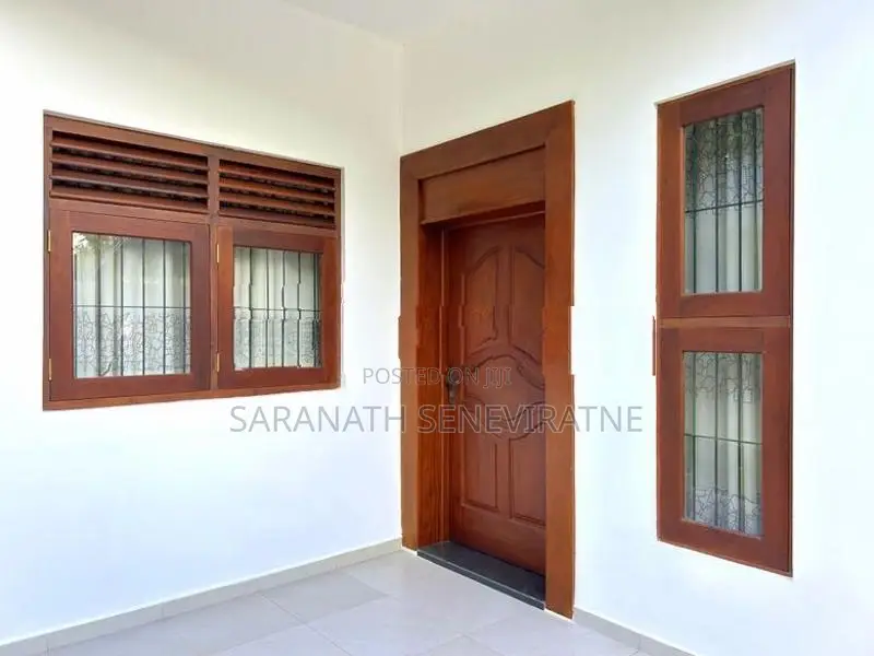 Brand-New House in Ja-Ela Thudella - Near Train Station