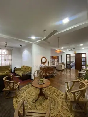Luxury House for Sale in Battaramulla [hs102]