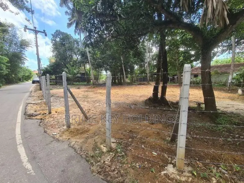 Commercial Property for sale in Rajasinghe Mawatha,Malabe -(LS2000)
