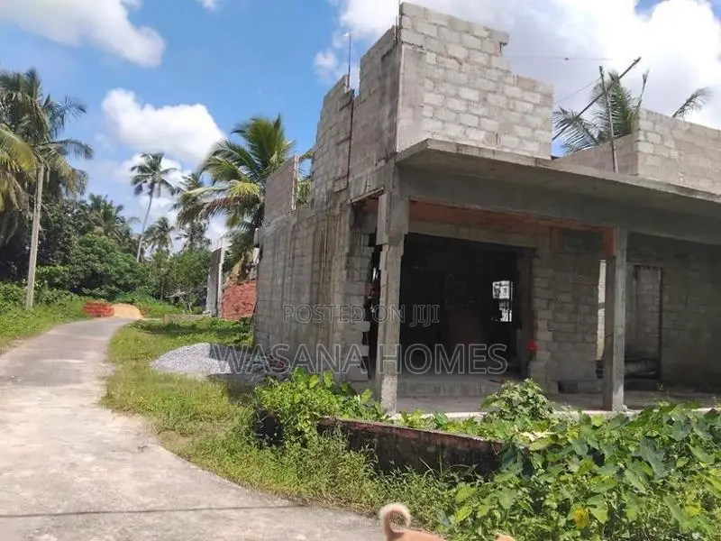 Structure Complete House for sale Kottawa