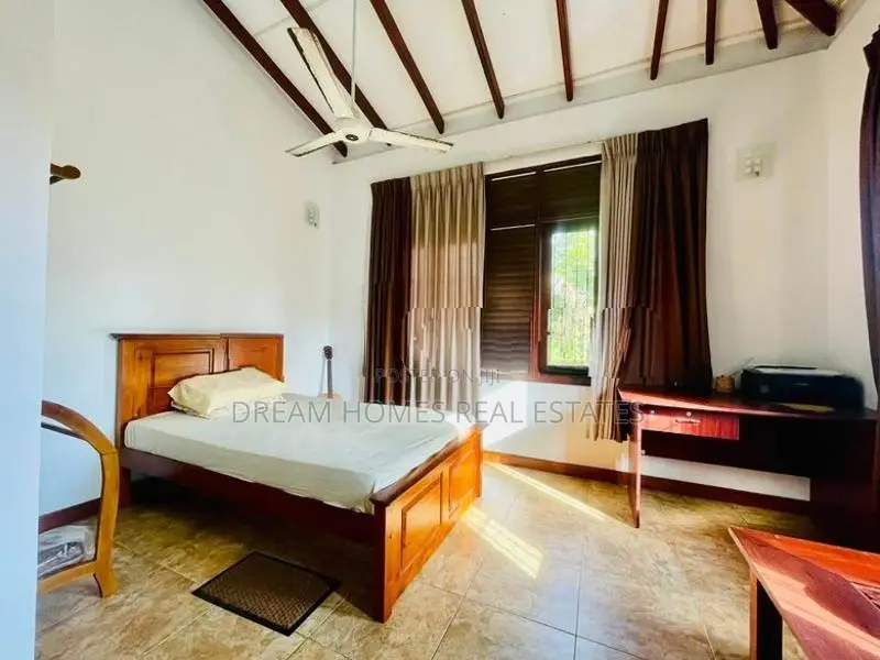 Luxury 5-Bedroom House for Sale – Kottawa