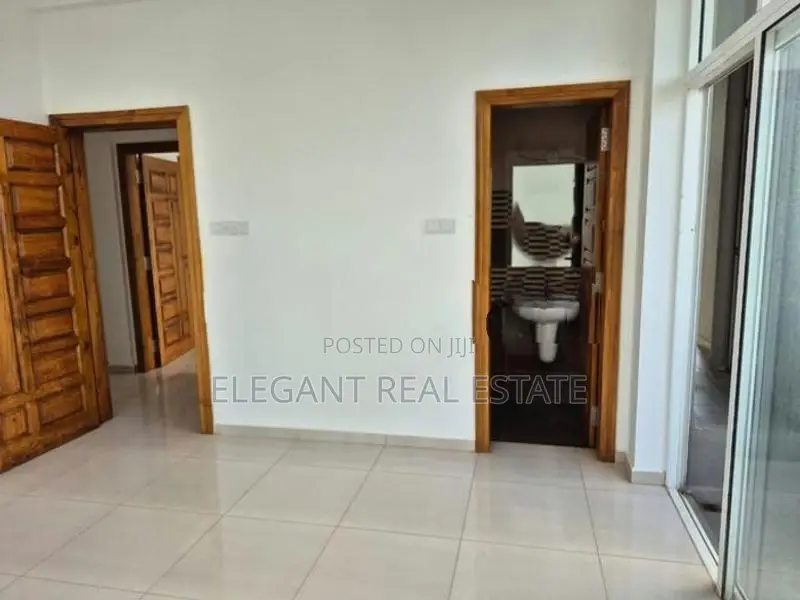 Spring Court - 04 Bedroom Apartment for Sale in Colombo 06 (A6510)