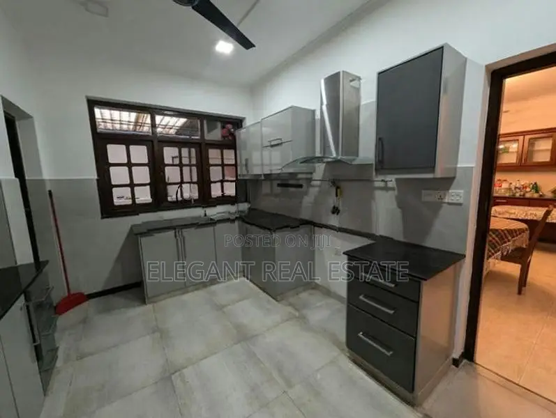 06 Bedroom Semi Furnished 03 Storied House for Rent in Nugegoda (a6507