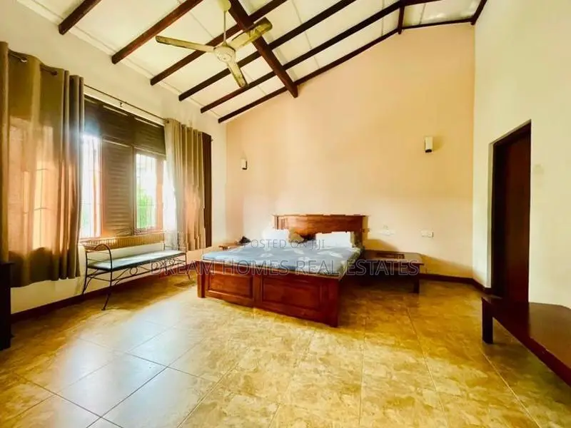 Luxury 5-Bedroom House for Sale – Kottawa