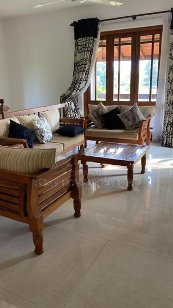 Spacious 4-Bedroom House for Rent – Godagama