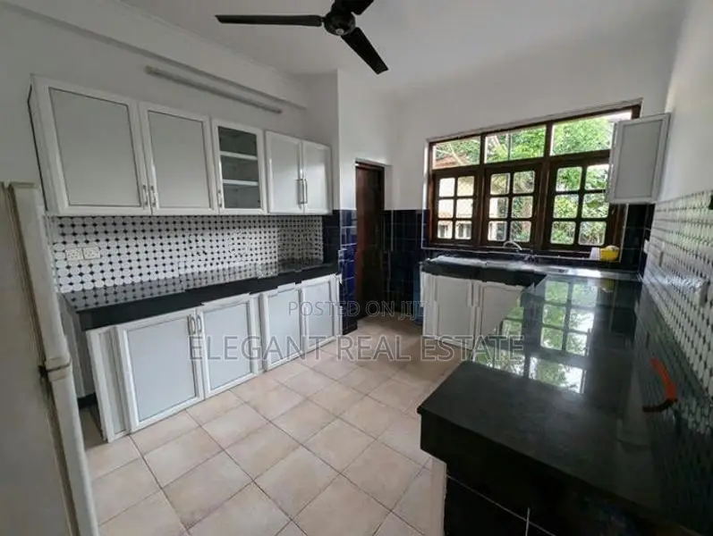 06 Bedroom Semi Furnished 03 Storied House for Rent in Nugegoda (a6507