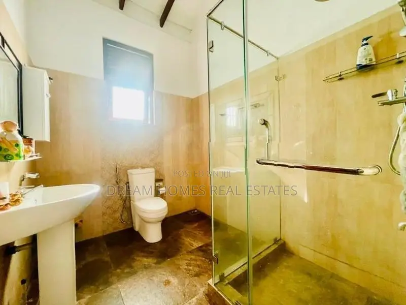 Luxury 5-Bedroom House for Sale – Kottawa