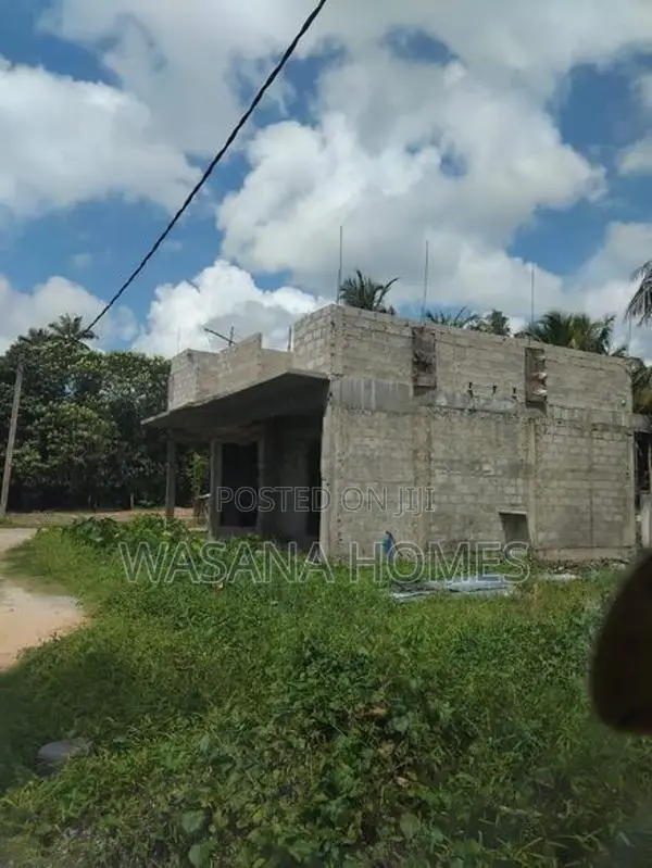 Structure Complete House for sale Kottawa