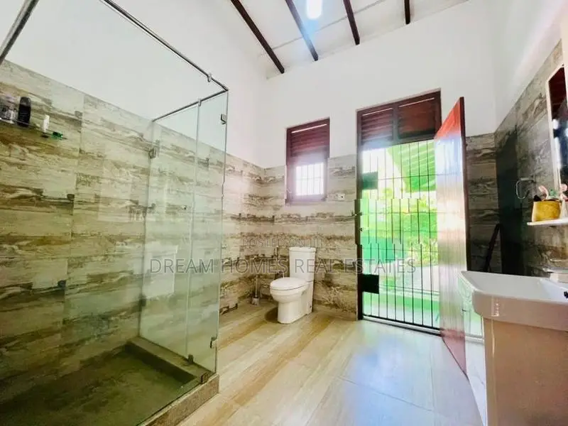 Luxury 5-Bedroom House for Sale – Kottawa