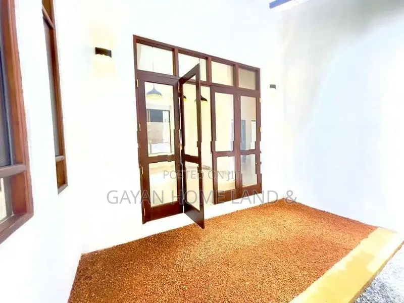 Brand New Modern Single Storey Quality House in Kahathuduwa