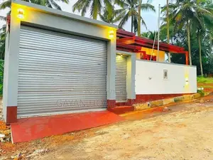 වාස්තුවිද්‍යානූකූලව ඉදිකල අලුත්ම වටිනා නිවසක් විකිණීමට කිරිවත්තුඩුවෙන්