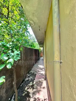 ඉඩමේ වටිනාකමට දෙමහල් නිවසක් නොමිලේ / HL 13251