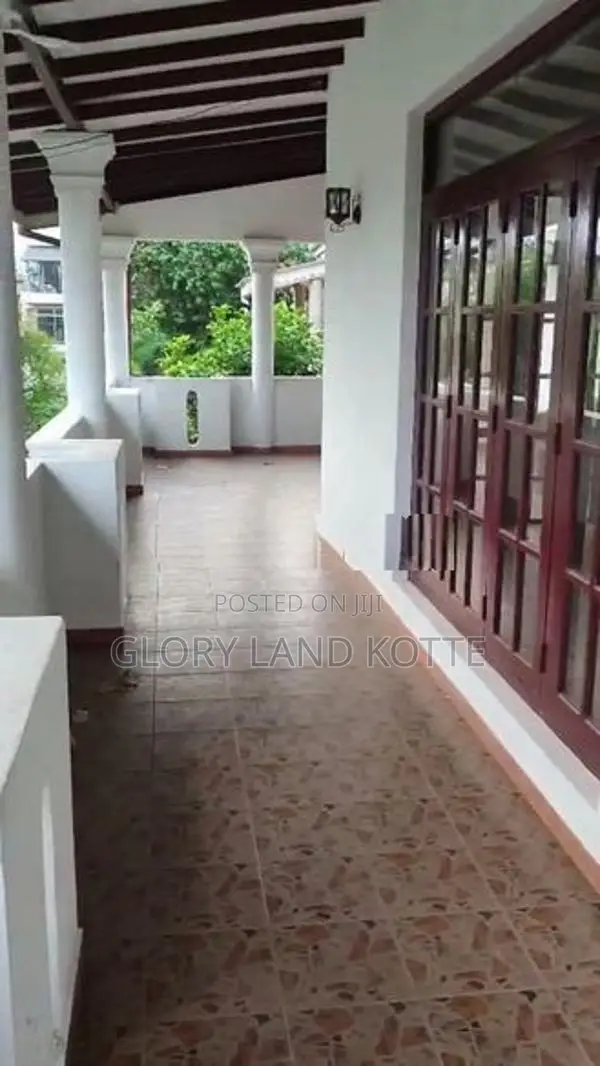 Upstair House for Rent in Pagoda Road